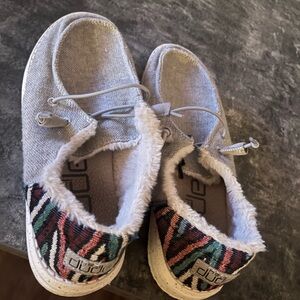 Used size 7 hey dudes